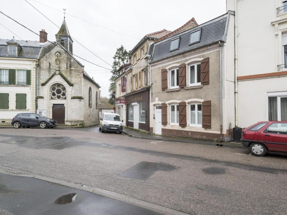 Lovely Holiday Home Near Joset Alain Dun-sur-Meuse Экстерьер фото
